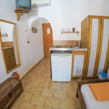 Amorani 3* Batsi (Andros)
